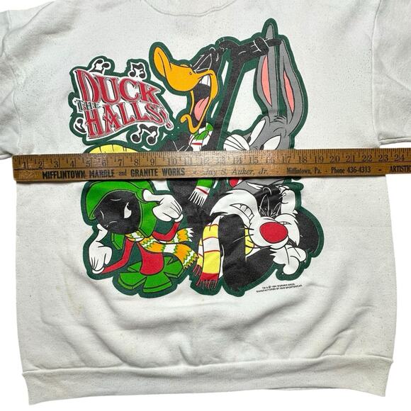 Vintage 1994’s Warner Bros Duck The Halls Lonney Tunes Crewneck/Pullover Size XL - Picture 3 of 11